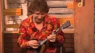 ПОЕЗД ДОМОЙ--гениальная игра на балалайке онлайн .flv