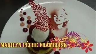 Marilyn Monroe p&ecirc;che framboise.