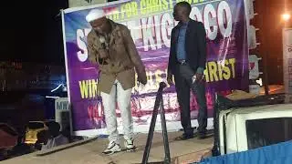 ONARIU  NINGUBATAIRE LIVE PERFORMANCE BY NDUNG'UWILLY...Street kigocco crusade.....