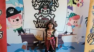 LeahLuckyCharm goes to Freddy's Funtastic Voyage - Funko Fundays 2024