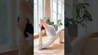 Yoga Balance & Backbend Flow | Stunning Flexibility #shorts #yogapostures