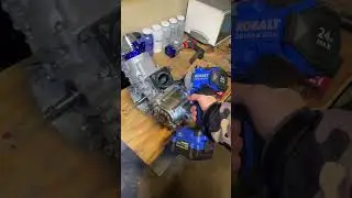 Let&rsquo;s install our vforce reeds on the project Yz125 engine! 💙 If I kept the counterfeit ones they