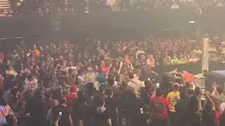 Выход Кита Уилсона на Smackdown London.