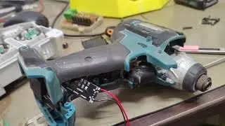 Шуруповерт Makita Tape-c charger