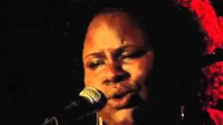 Andrea Jones Sings Right Here Waiting