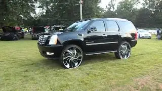 The Whip Paparazzi: Cadillac Escalade on 32