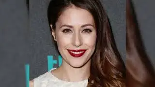 Amanda Crew&rsquo;s Latest Photos Have Everyone Doing a Double Take!