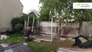 Montage de l'abri de jardin m&eacute;tal beige et marron + kit d'ancrage inclus - Yardmaster