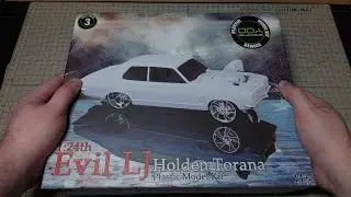 Unboxing the DDA 'Evil LJ' Holden Torana 1:24 Scale Plastic Model Kit