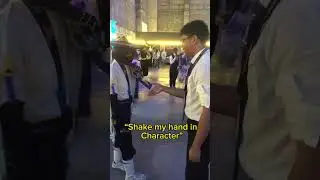 Shake my hand in Character! In geekend #anime #cosplay #qatar #chainsawman #shorts