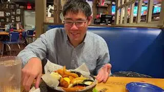 Eating on San Antonio's River Walk at Bubba Gump Shrimp Company