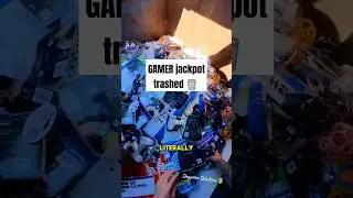Employees threw out the whole video game section!?! #game #gamer #videogames #dumpsterdiving #shorts