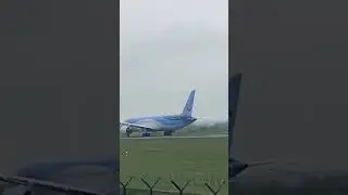 Tui Dreamliner departure from Manchester #aviation #planespotting #manchester #TUI #b787