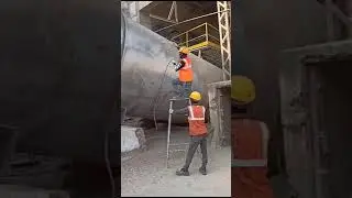 Spray Paint on Structure Duct #painting #structure #spraypaint #civilengineering #construction
