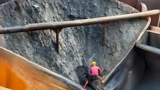 Barge unloading pebbles | Satisfying & relaxing video