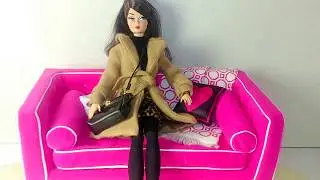 BARBIE COLLECTOR FLASHBACK!  Jonathan Adler Sofa