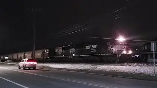 NS 7010 Leads C39 West Through Creighton, PA w/ Sand Loads | 12-6-2025
