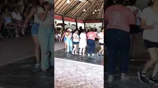 Juego de las sillas al estilo GDLL día de las madres
