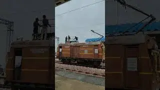 Train par upar line kaise check Kiya jata hai tope sarthua video #rtrain #shorts #reels