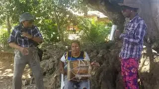 GUILLO CUENTOS FT SACA CHISPA CANTANDOLE A LOS BANQUERO