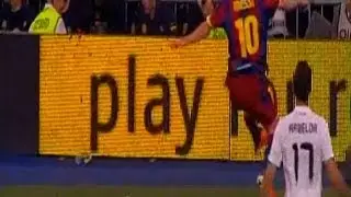 Cristiano Ronaldo laughs at Messi