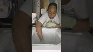 eating ice from the big freezer/asmr/videos 🧊