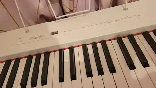 Play some piano with me 🎵🎶 (with a bad voice) #music #singer #piano 