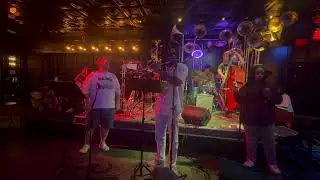 The Omnitet plays Blue Monk