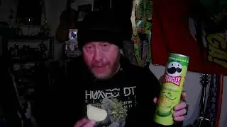 Junk food review Pringles dill pickle