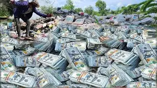 Wow Best Lucky Found a lot of Big Money $$ in Trash Landfill.