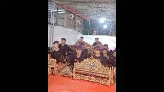 Dede Nugi dan temannya tampil
