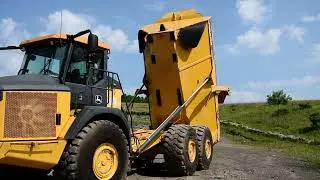 Lot 204   2019 John Deere 460E Articulated Haul Truck