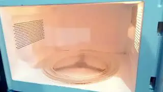 O que acontece se ligar o microondas sem nada dentro