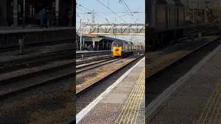Высокоскоростной поезд Mini HST быстро проходит через Донкастер #colasrail #hst #trainspotting