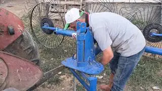 Pimli ve Flanşlı Ot Toplama Tırmığının Kurulumunu Yapıyoruz