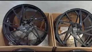 AEROLARRI Solid Carbon Fiber Center Caps vs. Carbon Flash Metallic Powder Coat Hurricane Wheels