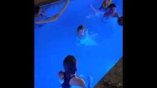 Luiza na piscina 05032022