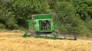John Deere C670 Hillmaster II.