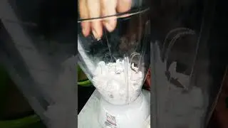 How I blend the grated&shopped coconut 🥥 flesh to make coconut 🥥 oil.#diy#shorts #coconut#subscribe
