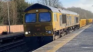 &ldquo;Peterborough power signalbox&rdquo; 66712 6E30 20 empty Wascosa JNA wagons 13:15 48E 15/1/2025