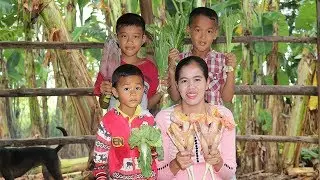 Beautiful Girl , Awesome Cooking Roasted Chicken with banana flower Recipe  -   Village Food Factory