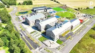 Tr&ouml;ingeskolan i Falkenberg - Aluminiumd&ouml;rrar, glasfasader, st&aring;ld&ouml;rrar och st&aring;lpartier fr&aring;n Preconal