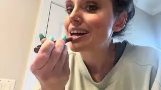 ASMR GRWM ✨ Копание косметики, тихий голос и жевание жвачки