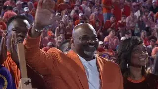 WATCH: Clemson legend Michael Dean Perry 'overwhelmed' by Ring of Honor induction