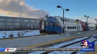Woman threatens 3 people with knife on TRAX Green Line