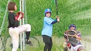 豪速球を投げる元NPBチア野澤彩華がムコウズ初登板で「ネイルボール」披露！女子天才バッターも驚く魔球。
