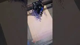 Pen Plotter drawing Star Gate ship