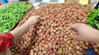 Nepali Shopping (grocery) in Queens, New York City.