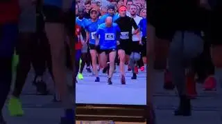 Runner at Geneva's Course de l'Escalade needs better support.