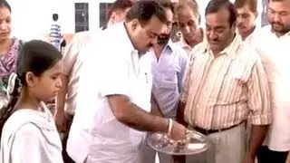 Amritsar: Insects, worms found in mid-day meal kitchen